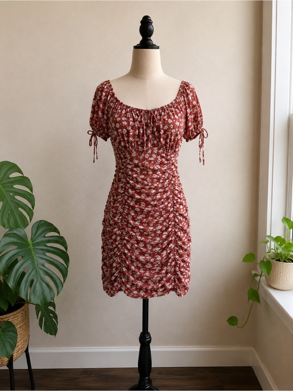 Ultra Flirt Burgundy Red Ruched Mini Dress with White Floral Print | M | Y2K